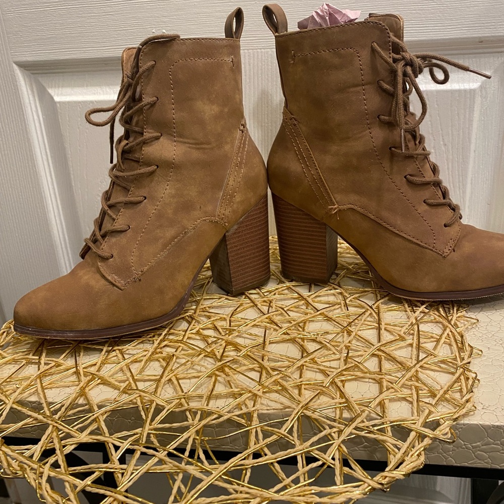Xoxo brown combat boots. Size 7.5